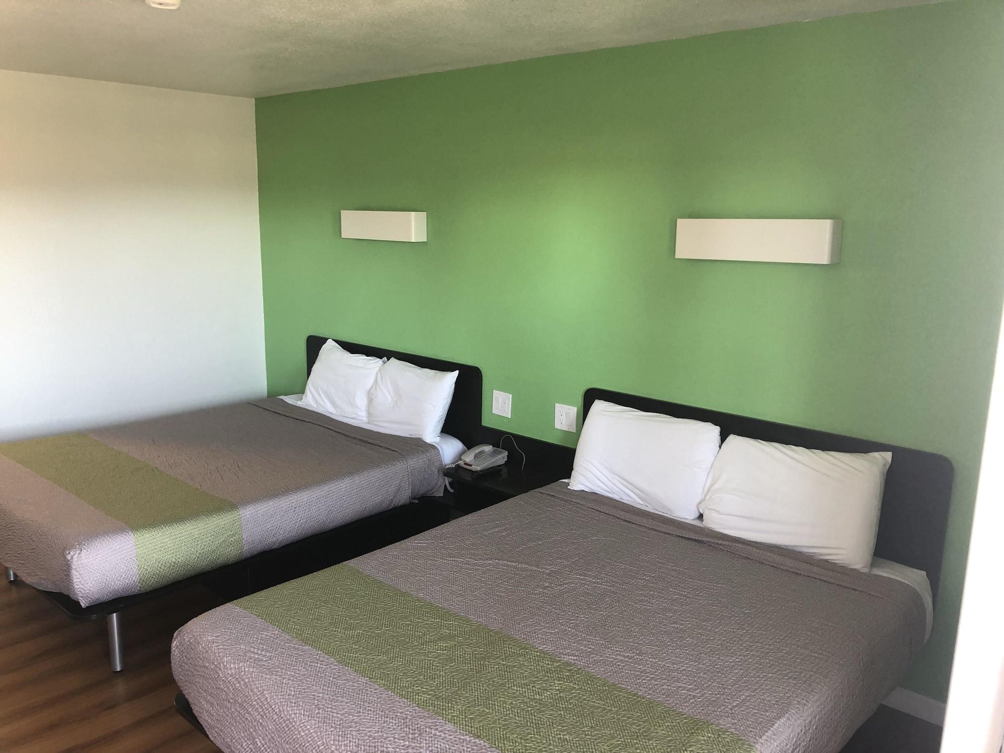 巴斯托6号汽车旅馆 外观 照片