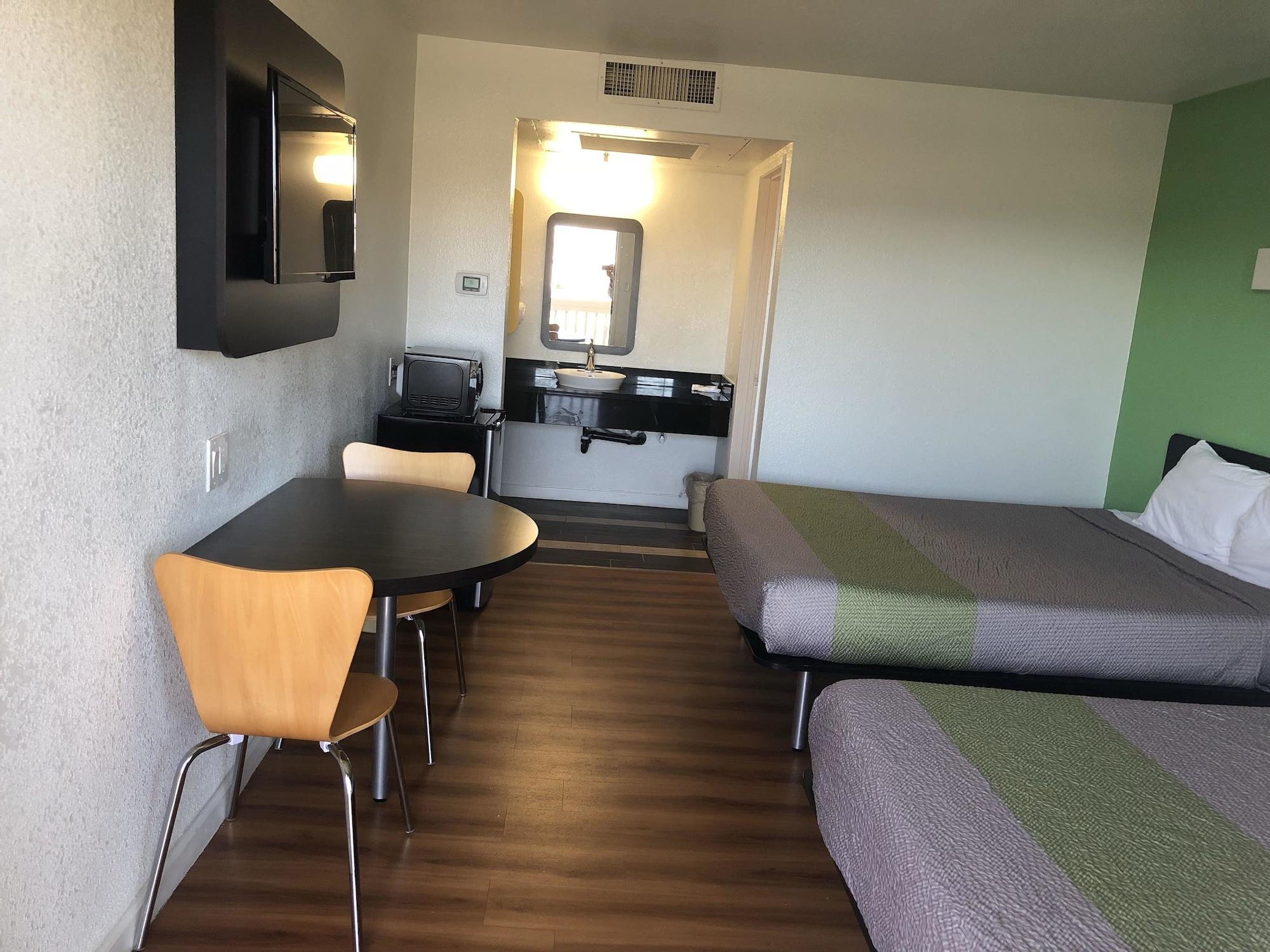 巴斯托6号汽车旅馆 外观 照片